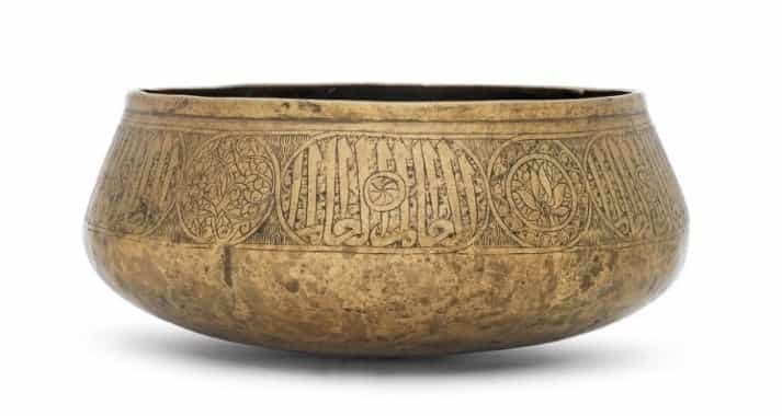 آثارنا المنهوبة